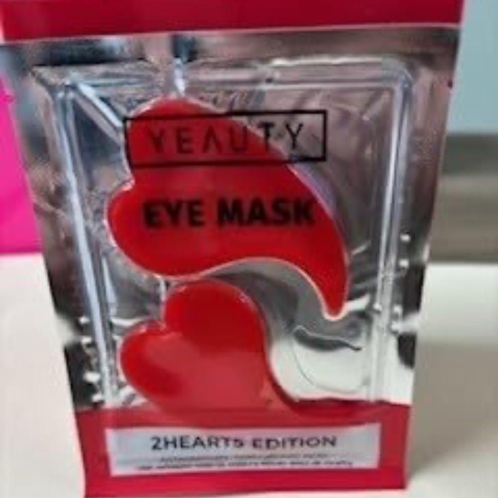 Yeauty 2 Heart Edition 25 pairs of Eye Masks - Astaxanthin, Hyaluronic Acid